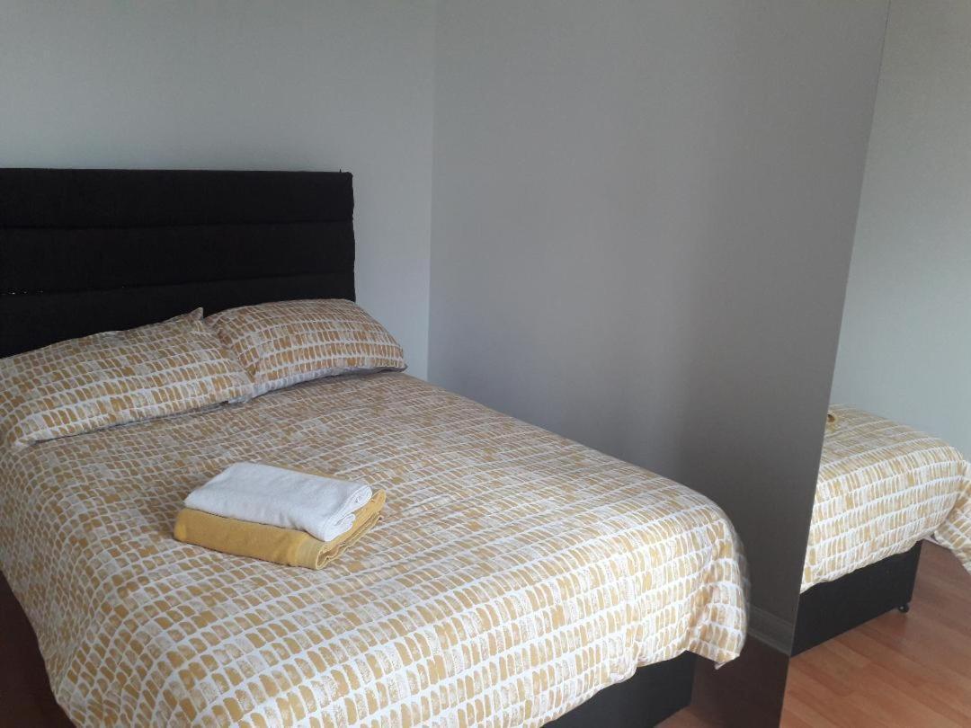 5 Bed House With Free Secure Parking In Pleasant Quiet Location Villa Wolverhampton Bagian luar foto